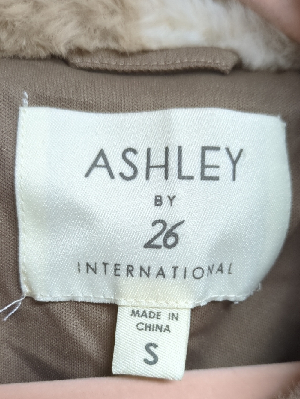 Ashley By 26 International Cream Plaid Teddy Jacket Cropped Faux Fur Size Small - Picture 4 of 8